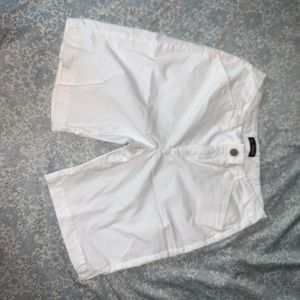 Lee Regular Fit Mid rise white shorts Sz 12 medium